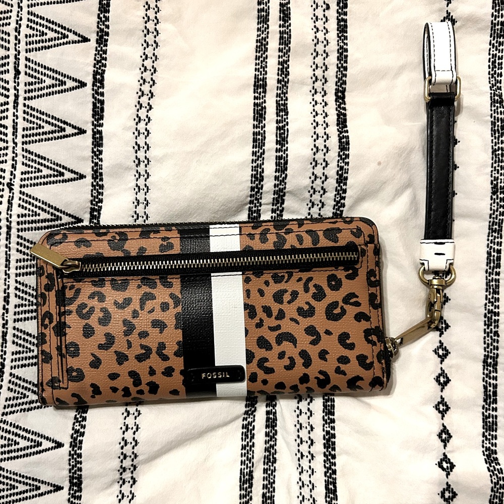 Fossil leopard wallet/wristlet